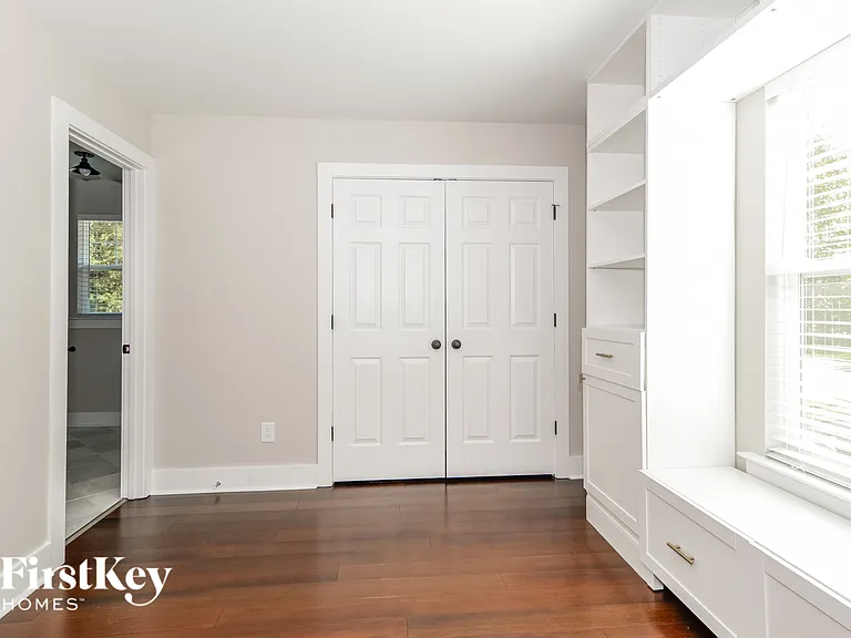 1717 Dallas Ave — Photo 12