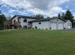 215 Erickson Rd, Esko, MN 55733