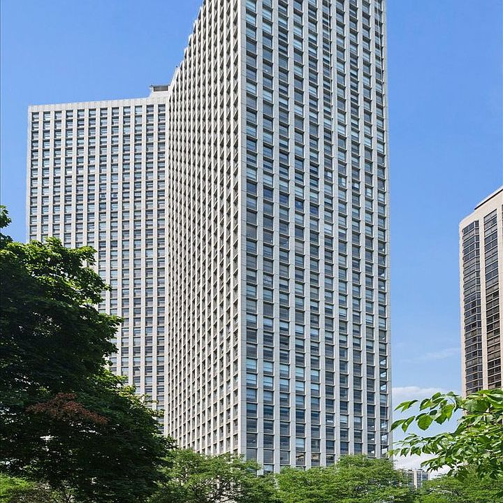 1st image of 2626 N Lakeview Ave APT 1502