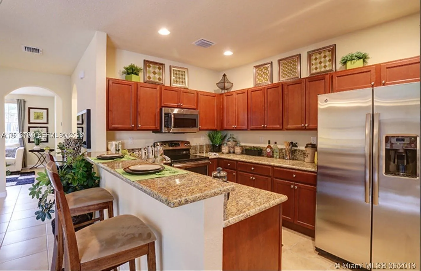 3 bed, 2.5 bath, 1740 sqft, $3,100 — Photo 3