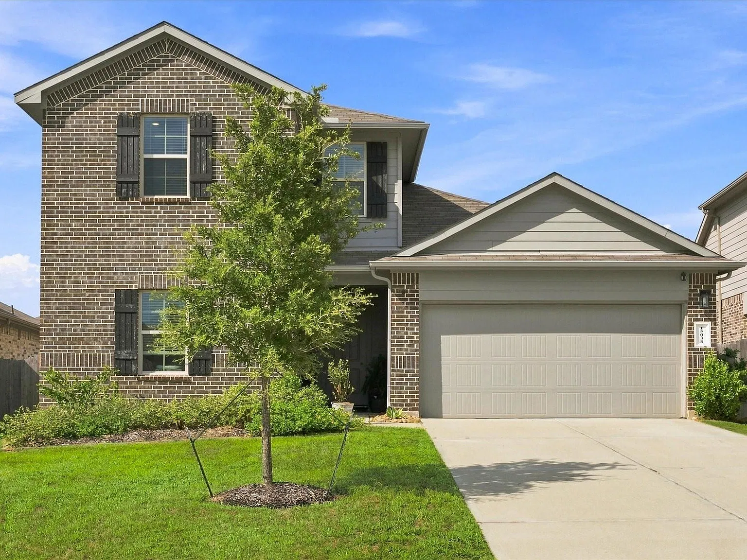 4 bed, 3.0 bath, 2597 sqft, $2,350 — Photo 2