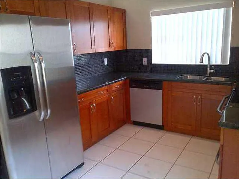 1051 Briar Ridge Rd — Photo 1