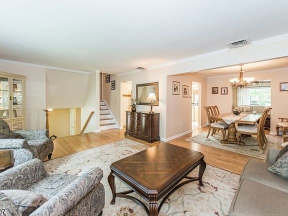 3rd image of 24 Cypress Ave