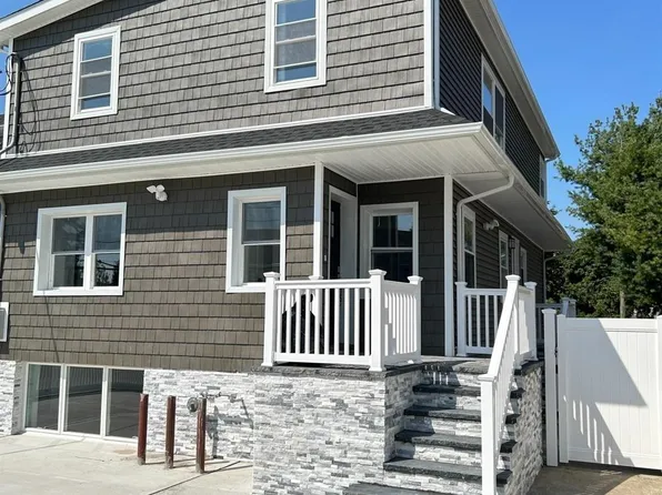 211 Sunnyside Road, Oceanside, NY 11572