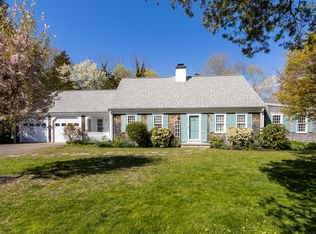 16 Emmons Rd, Falmouth, MA 02540