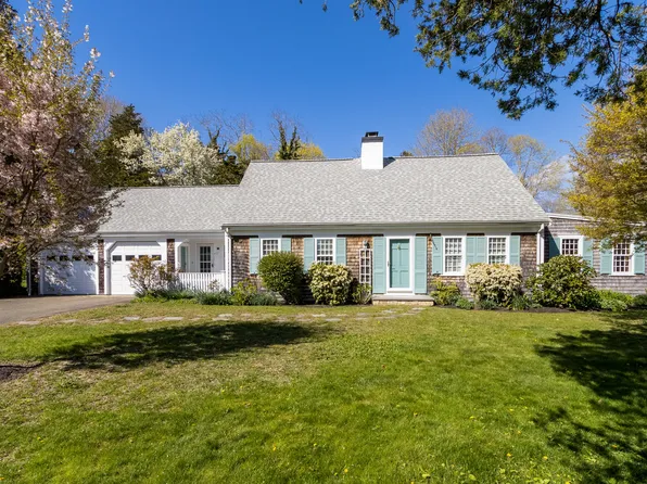 16 Emmons Road, Falmouth, MA 02540