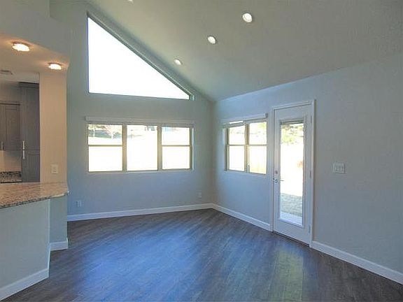 3rd image of 314 Sherwood Dr