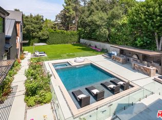 16174 Woodvale Rd, Encino, CA 91436