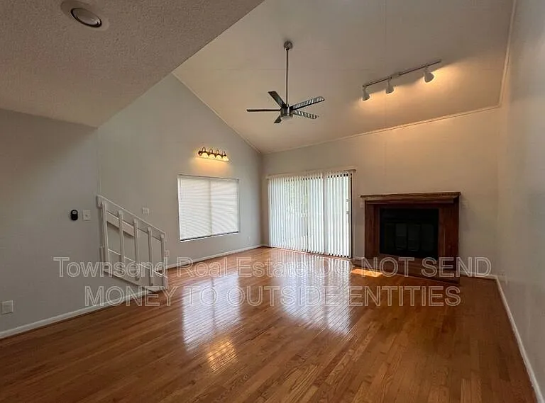 501 Cypress Trace Dr — Photo 10