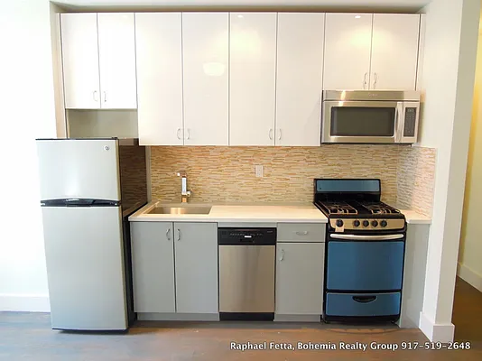 Rented by Bohemia Realty Group | media 14