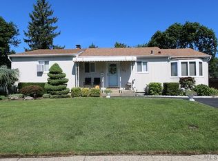161 Morton Blvd, Plainview, NY 11803