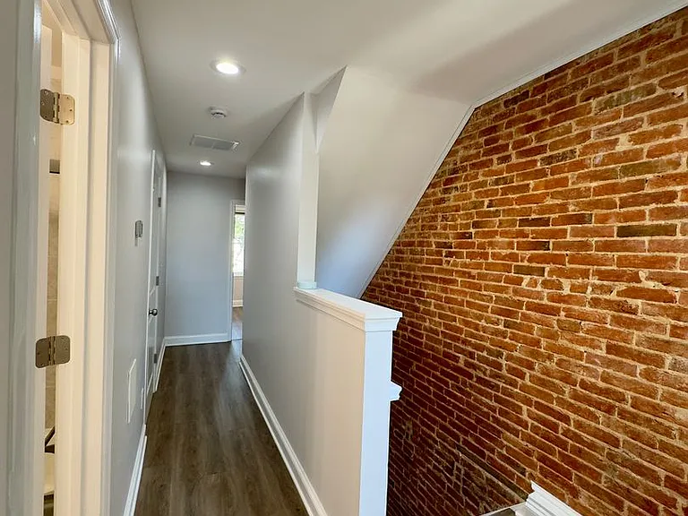709 Scott St — Photo 7