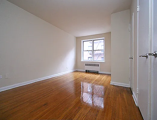 Rented by SW Queens Mezzanine | media 15