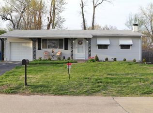 11929 Glenridge Dr, Maryland Heights, MO 63043