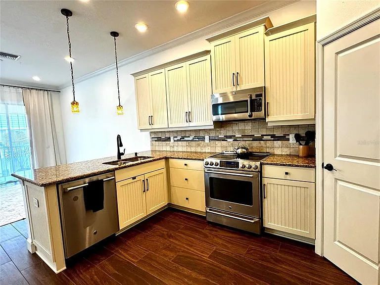 3231 Nautical Pl S — Photo 7