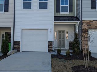 739 Ridge Cliff Ln, Zebulon, NC 27597