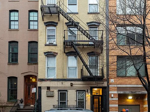 112 W 15th St, New York, NY 10011