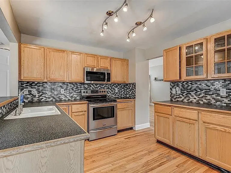 4884 Bittercreek Dr — Photo 10