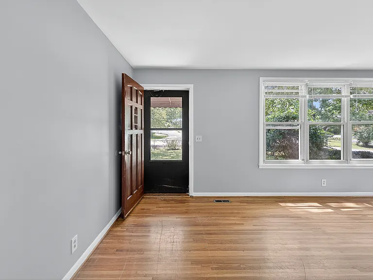 246 Bonnabrook Dr — Photo 3
