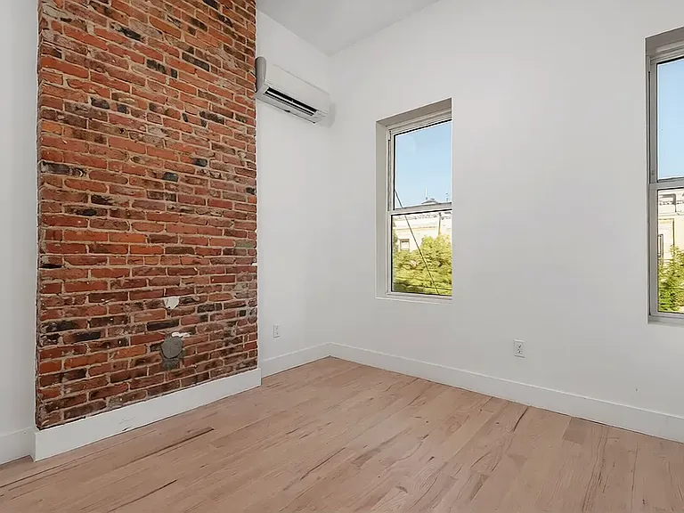 1684 Gates Ave #2R — Photo 6