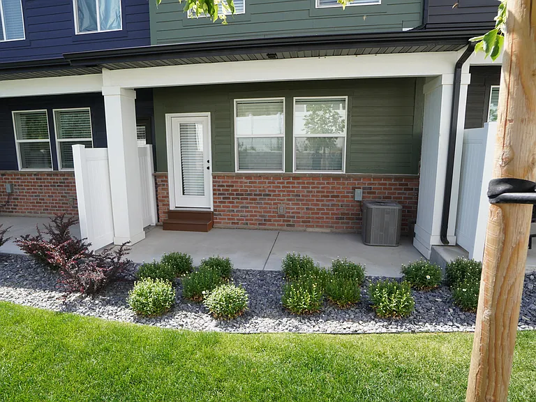 1565 S 150 W — Photo 8