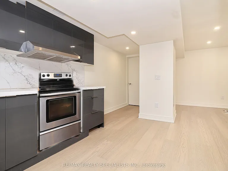 5815 Rainspring Dr — Photo 23