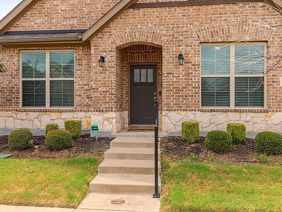 3rd image of 7308 Elm Grove Ln