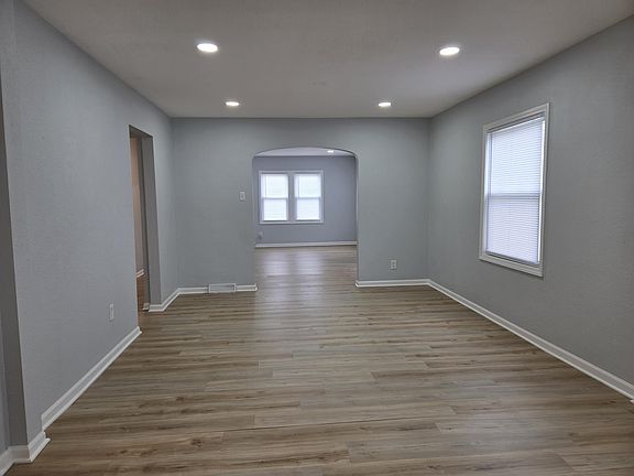 5th image of 200 Porter St