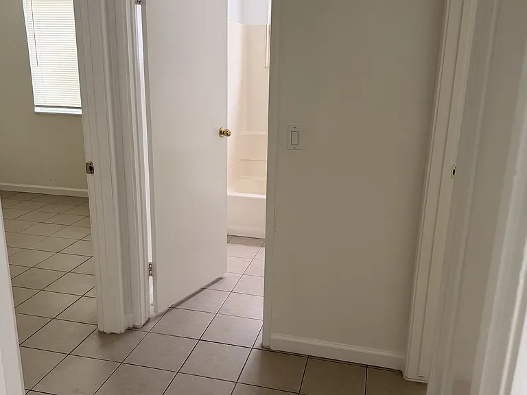 2207 Bonar St #D — Photo 7