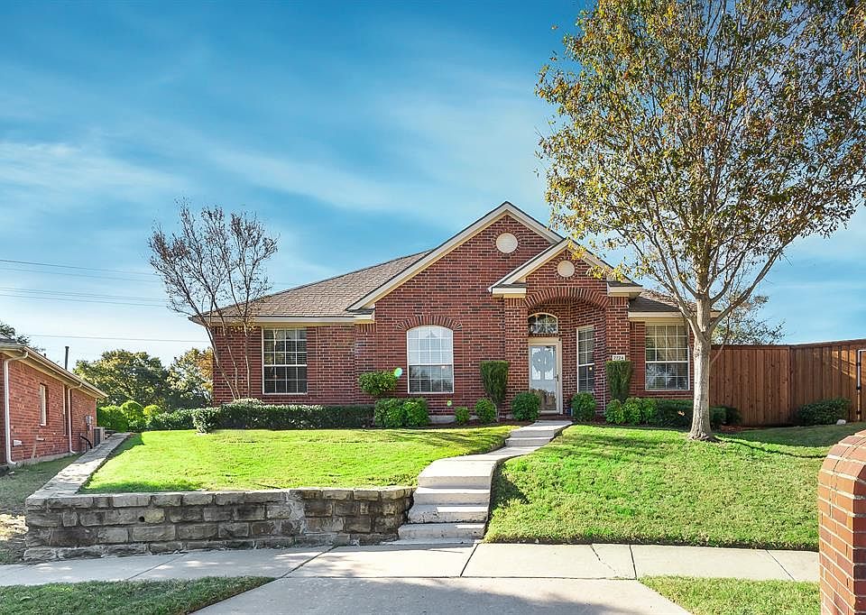 1st image of 2724 Zoeller Dr