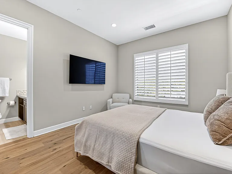 55120 Autumn Valley Ct — Photo 43