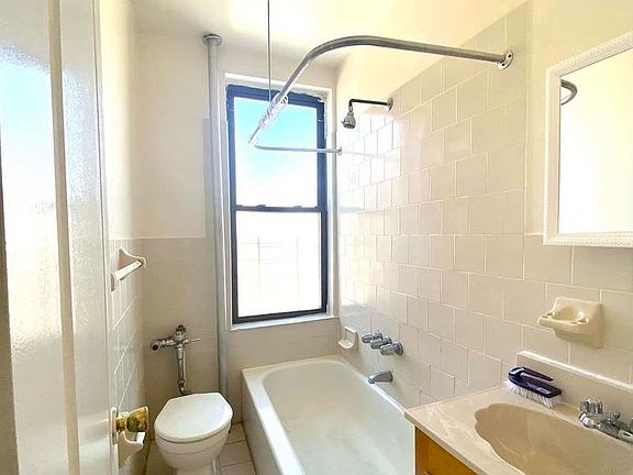3rd image of 905 43rd St #Cc1