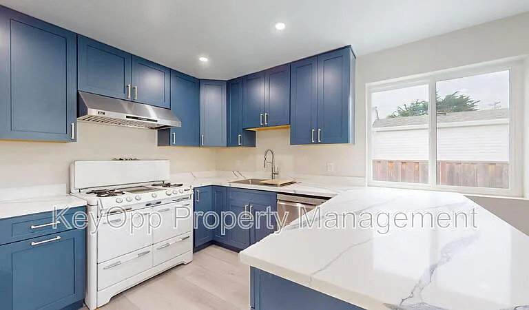 976 Masson Ave #3 — Photo 5
