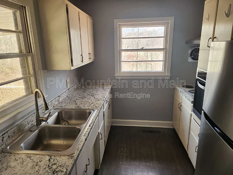 16 Belvedere Rd — Photo 5