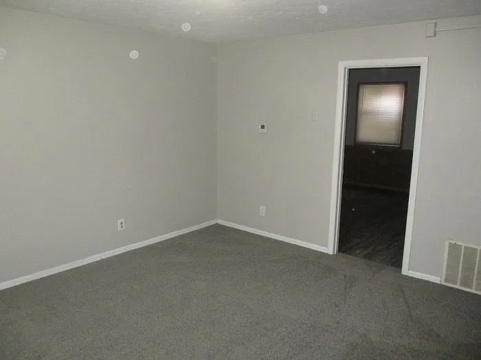 2 bed, $920 — Photo 4