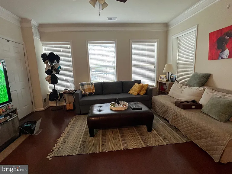3048 Rittenhouse Cir — Photo 5