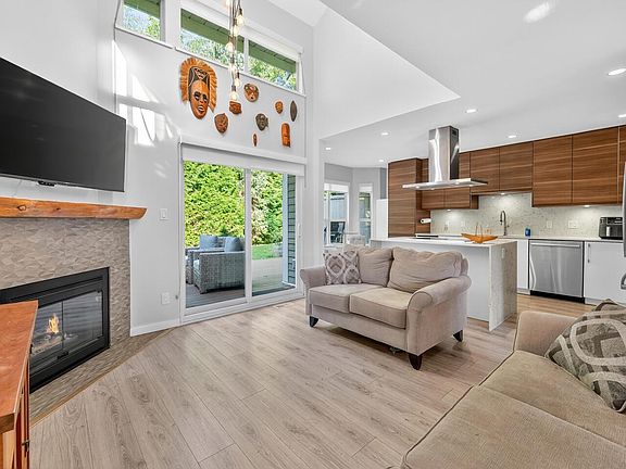 4th image of 650 Roche Point Dr #52