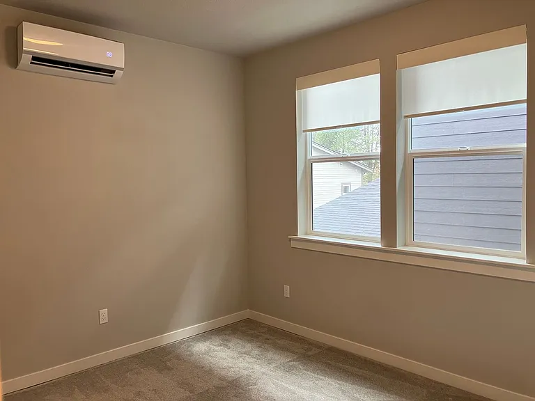 3731 Village Center Dr — Photo 23