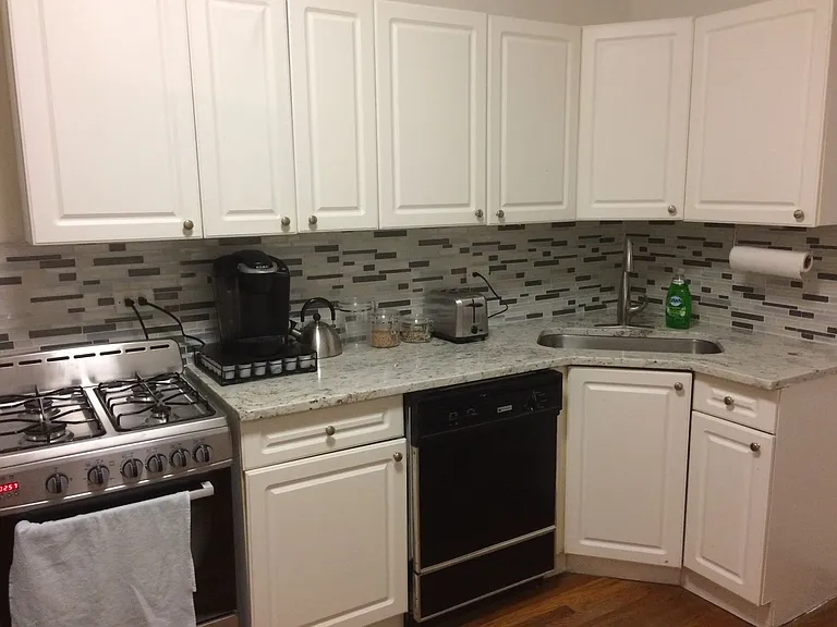 3143 N Southport Ave #1R — Photo 3