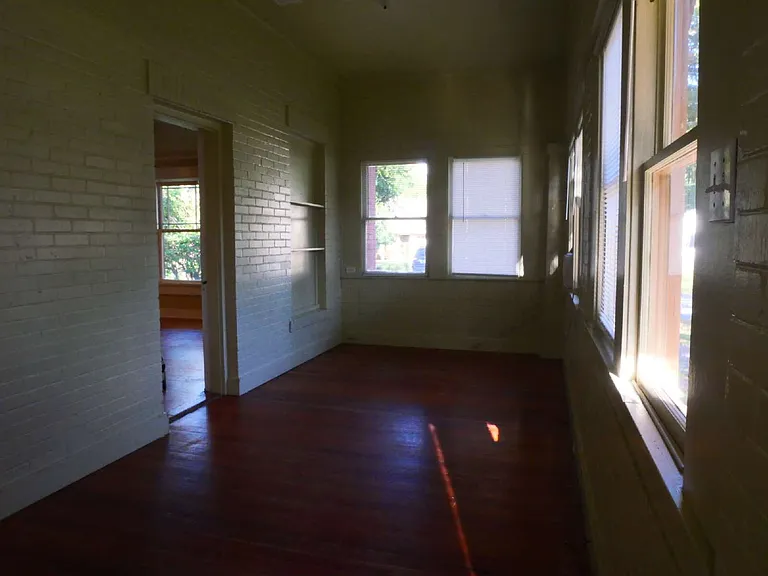 700 N Main St — Photo 17