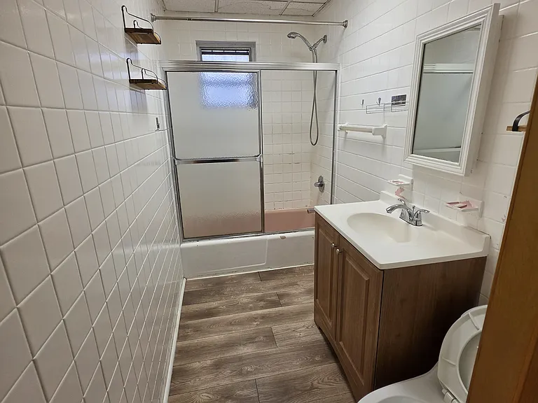 1931 W 11th St #1RR — Photo 10