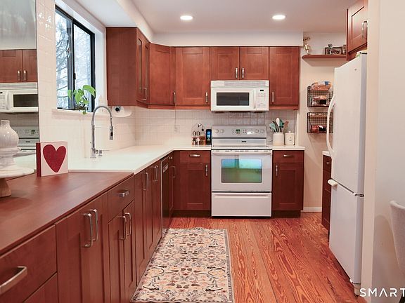 3rd image of 215 Ledge Drive #215