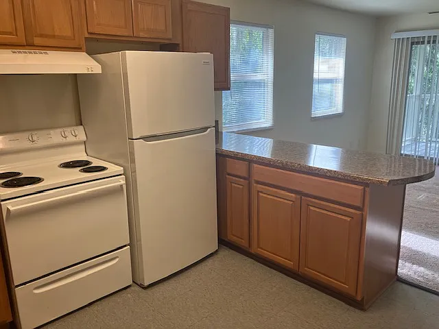 Building Photo - 1700 Salem Rd #4