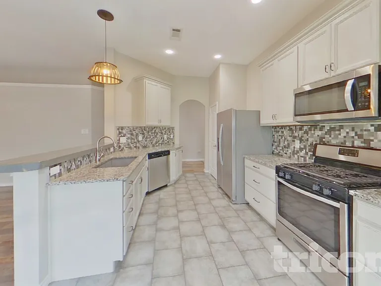 157 Spring Hollow Dr — Photo 5