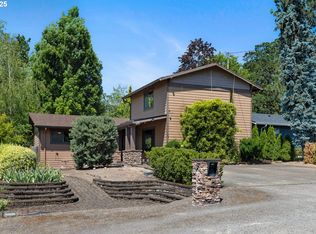 7555 SW Spruce St, Portland, OR 97223