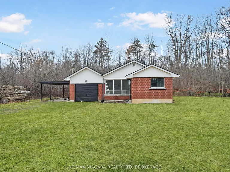 1544 Stockton Ln — Photo 2