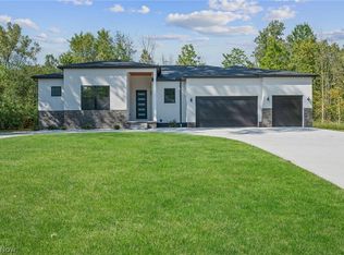 2069 Mattingly Rd, Hinckley, OH 44233