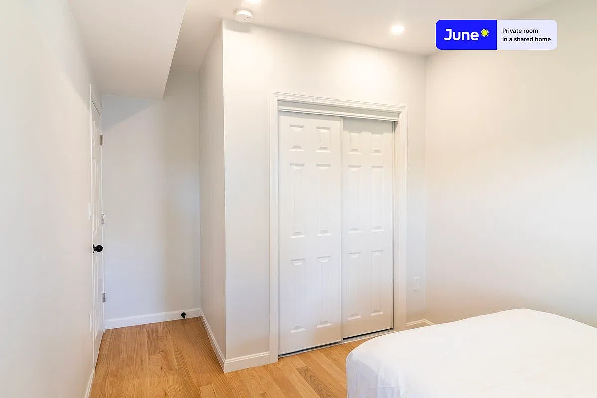 90 Mount Vernon St — Photo 3