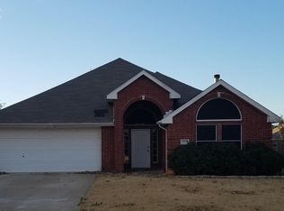 915 Concord St, Forney, TX 75126