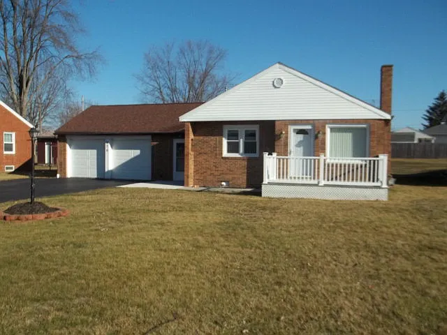 976 Chatfield Rd photo 1